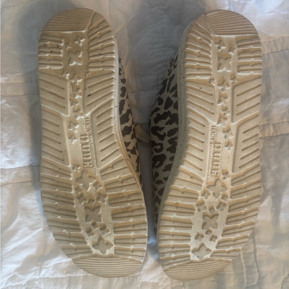 BARELY USED HEY DUDE - Picture 2 of 2